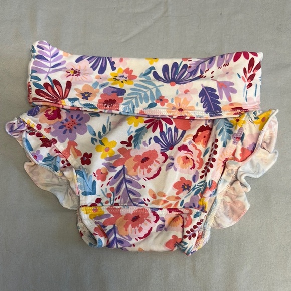 LouLou Lollipop - Canadian - LIKE NEW - rayon blend floral Ruffled Diaper Cover - Picture 1 of 3